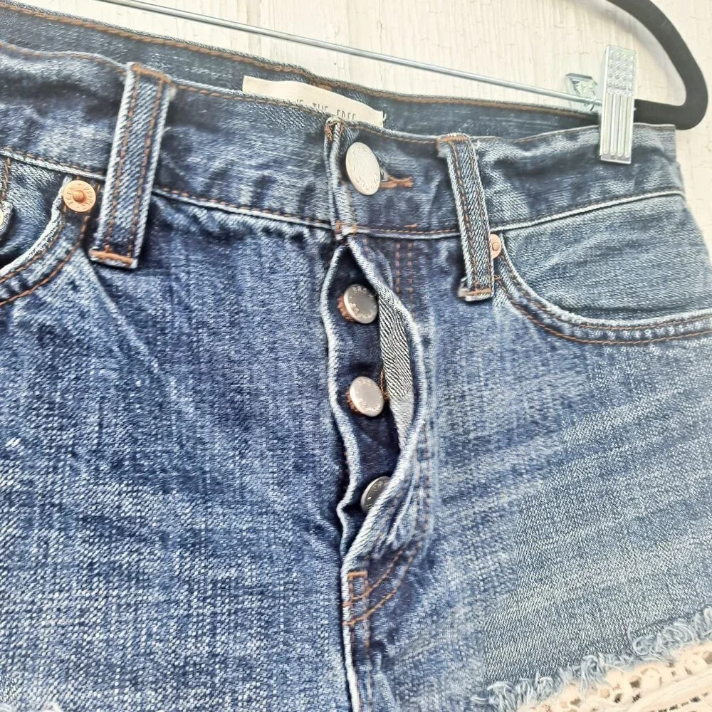 We The‎ Free Distressed Jean Denim Shorts 26 Lace Cut Off Summer Festival